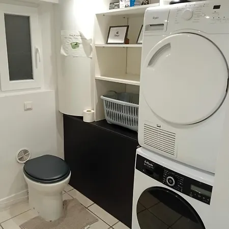 Sous-sol Amenage Equipe Avec Jardin & Parking Апартаменты