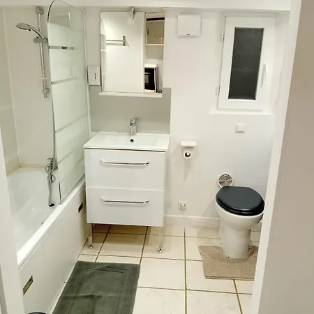 Sous-sol Amenage Equipe Avec Jardin & Parking * Berteaucourt-les-Dames