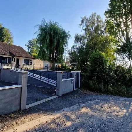 Appartement Sous-sol Amenage Equipe Avec Jardin & Parking *