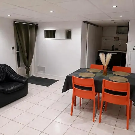Sous-sol Amenage Equipe Avec Jardin & Parking * Berteaucourt-les-Dames