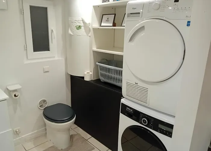 Sous-sol Amenage Equipe Avec Jardin & Parking Apartment