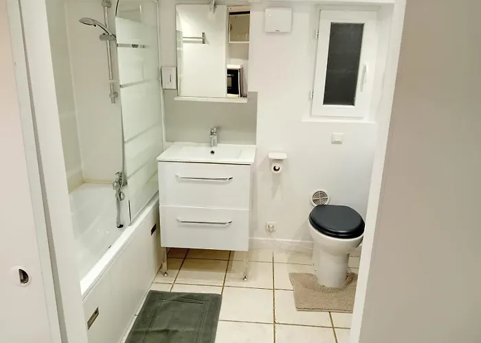 Sous-sol Amenage Equipe Avec Jardin & Parking * Berteaucourt-les-Dames